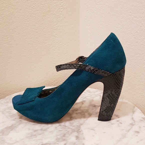 EUC Seychelles Suede and Snakeskin Heels - Picture 3 of 8